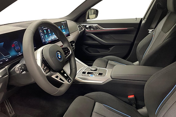 BMW i4 12 of 17
