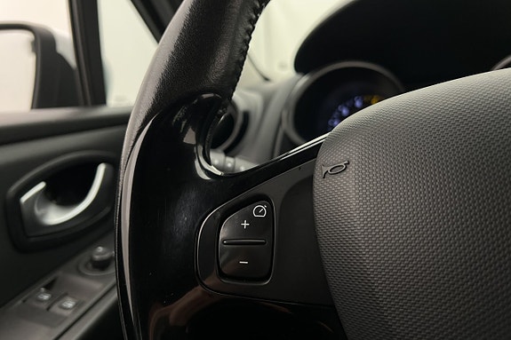 Renault Clio 18 of 26