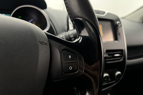 Renault Clio 19 of 26