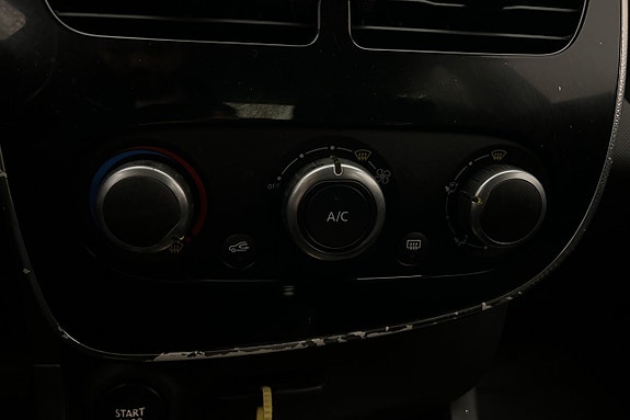 Renault Clio 22 of 26