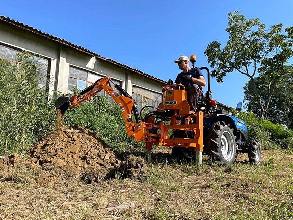 DELEKS® DRS-1000T Grävaggregat för kompakttraktor 5 of 12