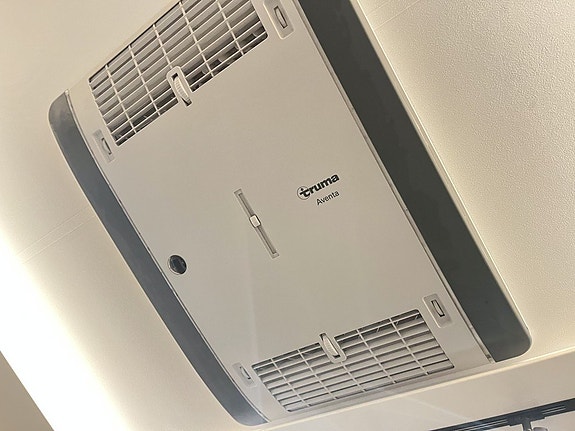Adria ALPINA 753 HT (ALDE+AC+Mover+Frontkök+Ugn+Micro) 29 of 30
