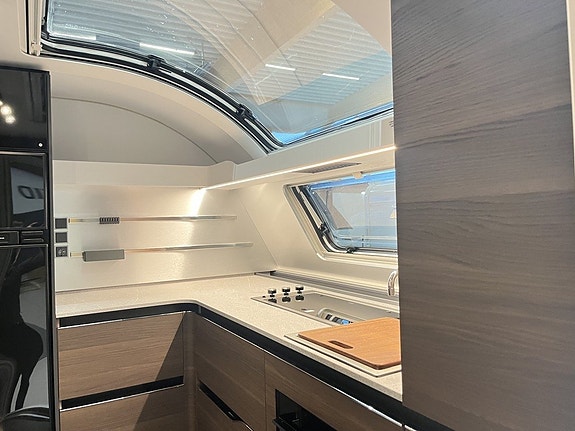 Adria ALPINA 753 HT (ALDE+AC+Mover+Frontkök+Ugn+Micro) 13 of 30