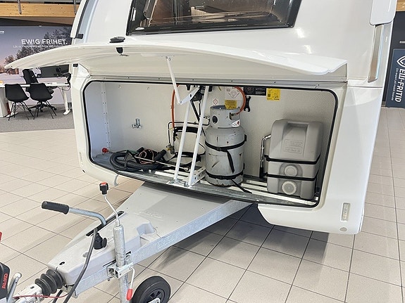 Adria ALPINA 753 HT (ALDE+AC+Mover+Frontkök+Ugn+Micro) 9 of 30
