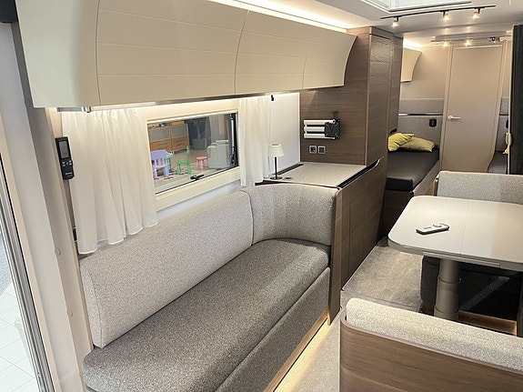 Adria ALPINA 753 HT (ALDE+AC+Mover+Frontkök+Ugn+Micro) 19 of 30