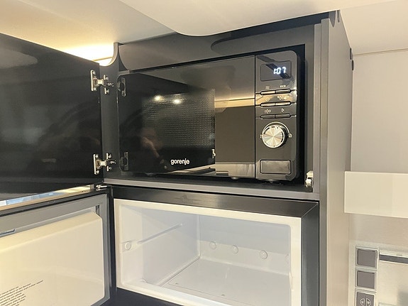 Adria ALPINA 753 HT (ALDE+AC+Mover+Frontkök+Ugn+Micro) 17 of 30