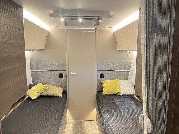 Adria ALPINA 753 HT (ALDE+AC+Mover+Frontkök+Ugn+Micro) 23 of 30