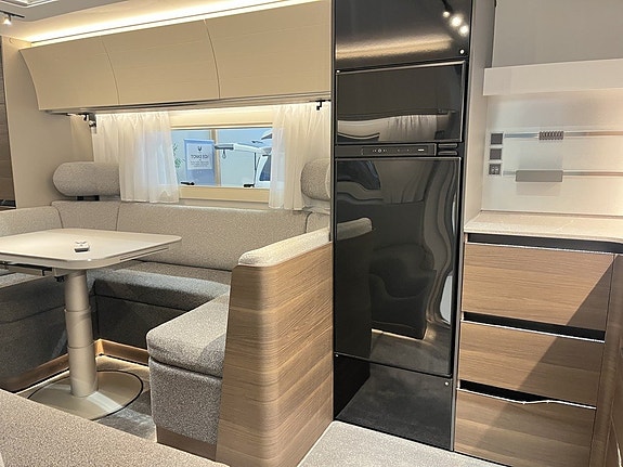 Adria ALPINA 753 HT (ALDE+AC+Mover+Frontkök+Ugn+Micro) 14 of 30