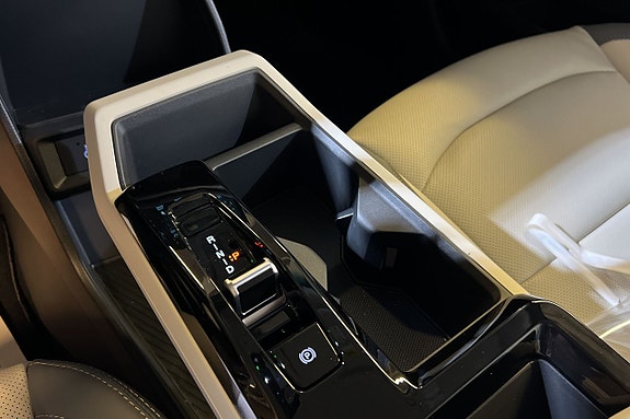 KGM Musso EV 16 of 16