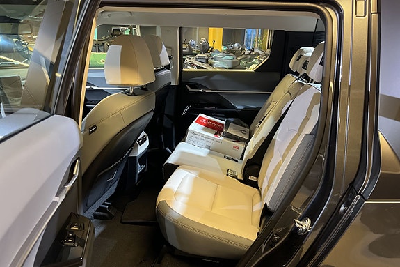 KGM Musso EV 7 of 16