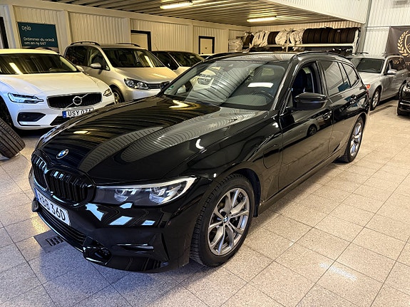 BMW 330e