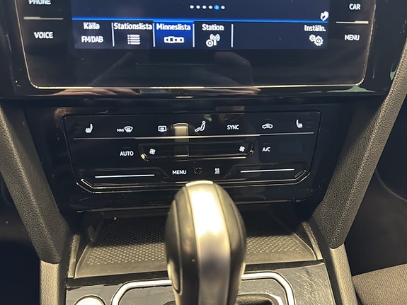 Volkswagen Passat Alltrack 13 of 23