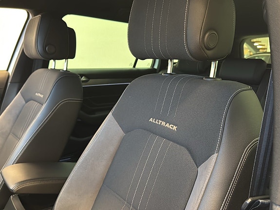 Volkswagen Passat Alltrack 22 of 23