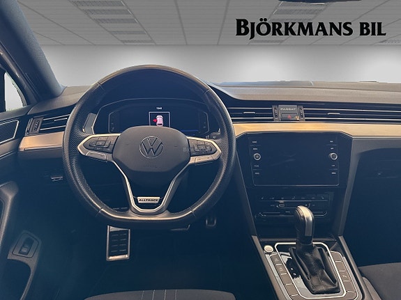 Volkswagen Passat Alltrack 6 of 16