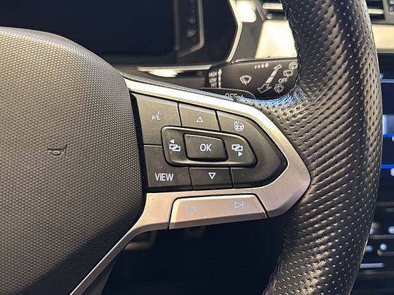 Volkswagen Passat Alltrack 21 of 23