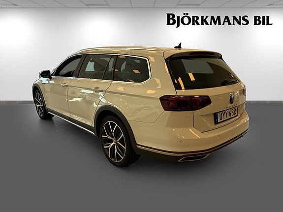Volkswagen Passat Alltrack 5 of 16