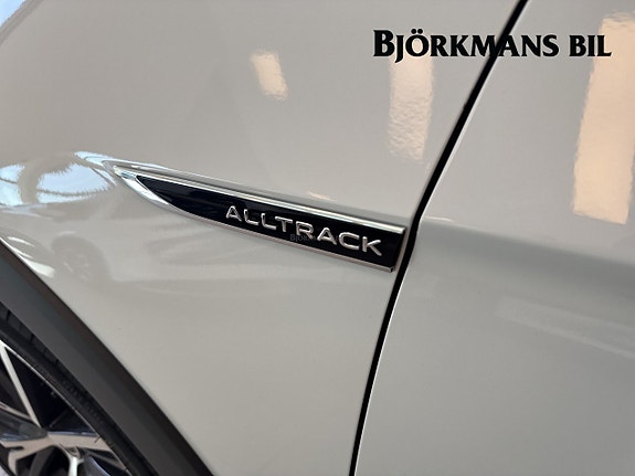 Volkswagen Passat Alltrack 14 of 16