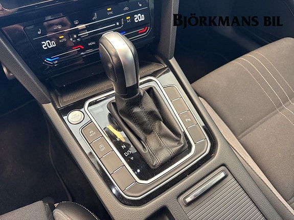 Volkswagen Passat Alltrack 11 of 16