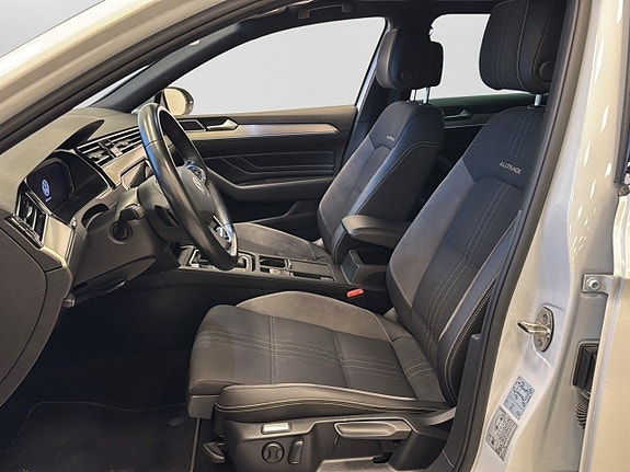 Volkswagen Passat Alltrack 8 of 23