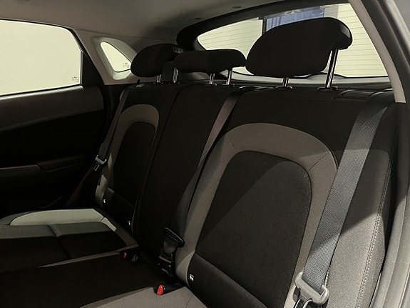 Hyundai Kona 8 of 26