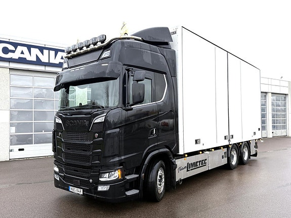 Scania S 590 B6x2NB Fjärrbil -Limetec skåp
