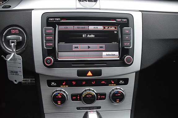 Volkswagen Passat Alltrack 13 of 22