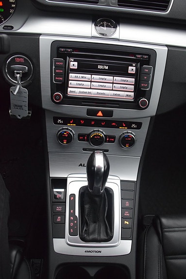 Volkswagen Passat Alltrack 14 of 22