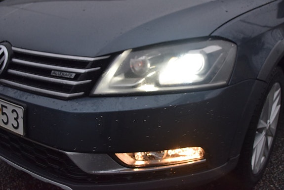 Volkswagen Passat Alltrack 18 of 22