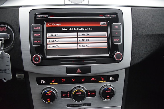 Volkswagen Passat Alltrack 12 of 22