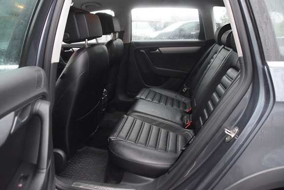 Volkswagen Passat Alltrack 10 of 22