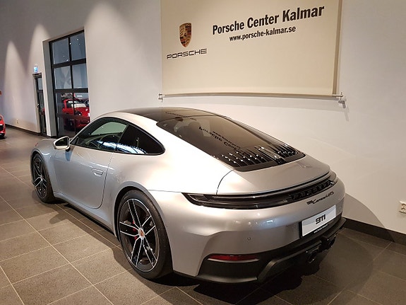 Porsche 911 Carrera 4 GTS 4 of 5