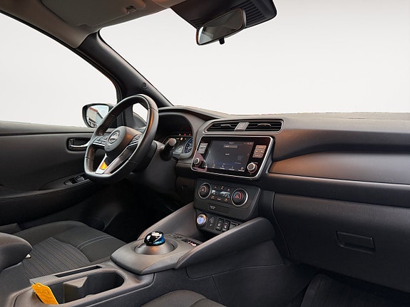Nissan Leaf 11 of 17