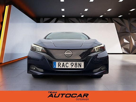 Nissan Leaf 3 of 17
