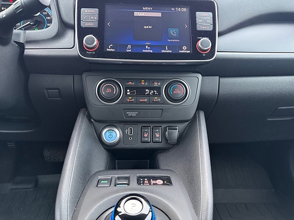 Nissan Leaf 14 of 17