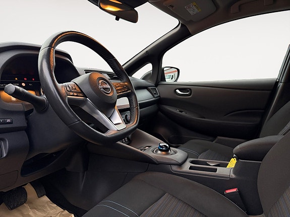 Nissan Leaf 10 of 17