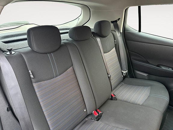 Nissan Leaf 12 of 17
