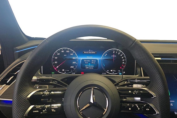 Mercedes-Benz E300 7 of 30