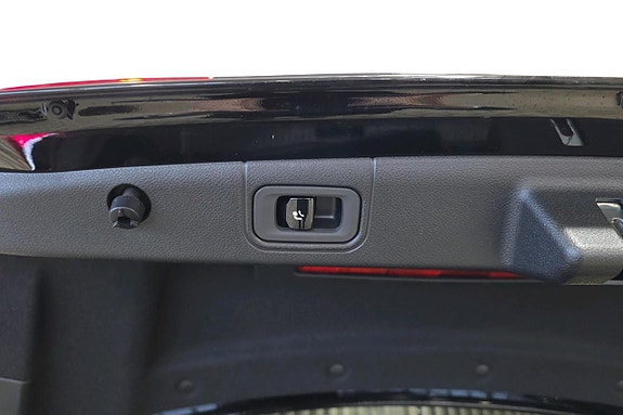 Mercedes-Benz E300 27 of 30