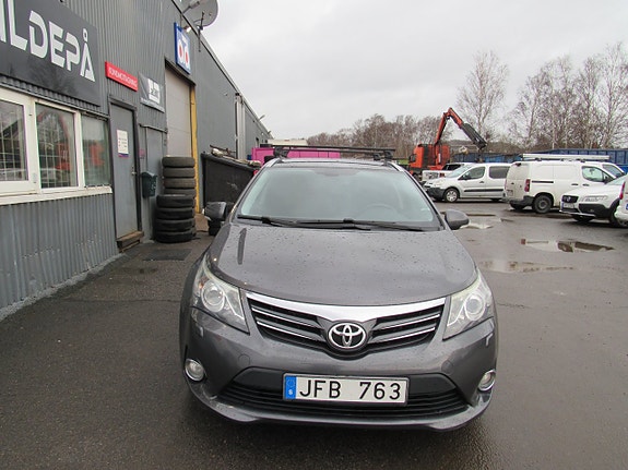 Toyota Avensis 3 of 5