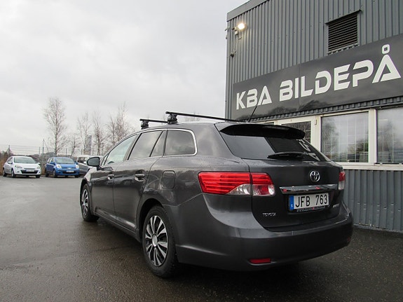 Toyota Avensis 7 of 14