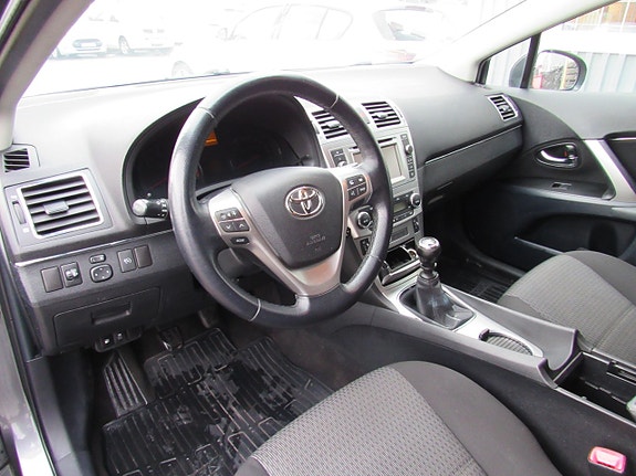 Toyota Avensis 11 of 14