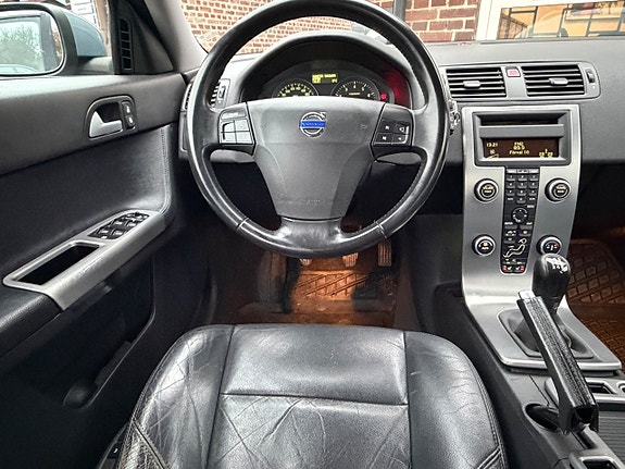 Volvo V50 12 of 13