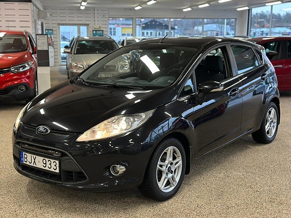 Ford Fiesta 2 of 5