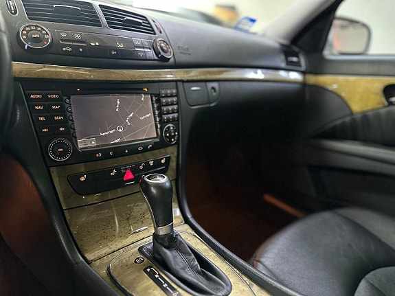 Mercedes-Benz E280 16 of 16