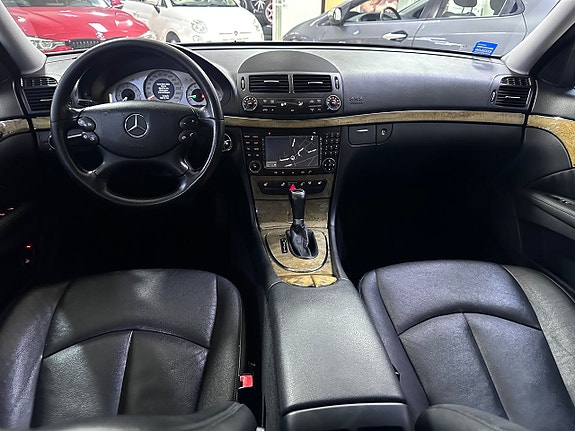 Mercedes-Benz E280 9 of 16