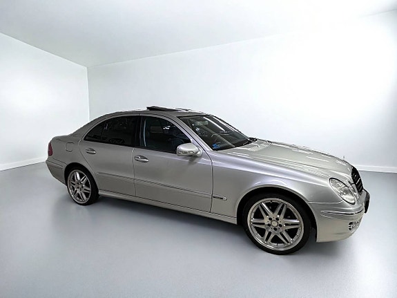 Mercedes-Benz E280 3 of 16