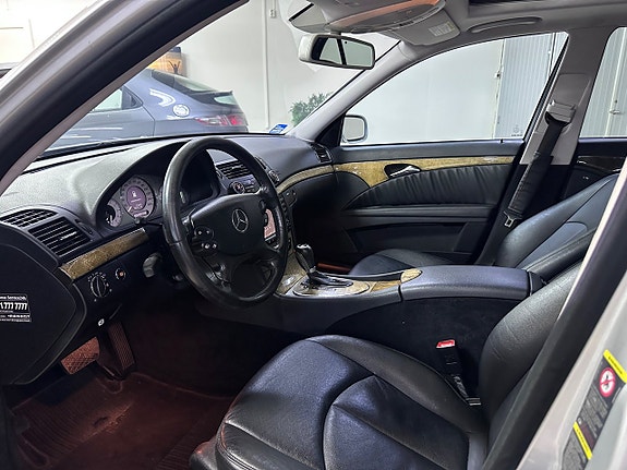 Mercedes-Benz E280 10 of 16