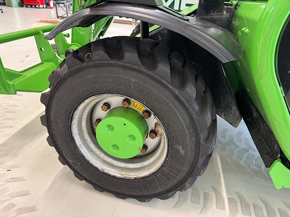 Merlo 27.6 18 of 23
