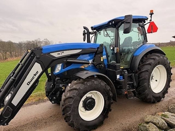 New Holland T 7