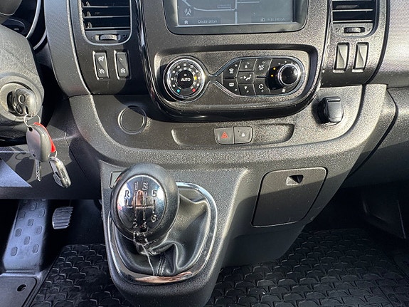 Opel Vivaro 14 of 19
